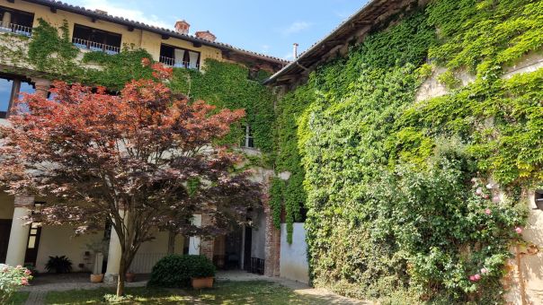 RACCONIGI - SPLENDIDO APPARTAMENTO DI PRESTIGIO IN COSTESTO STORICO