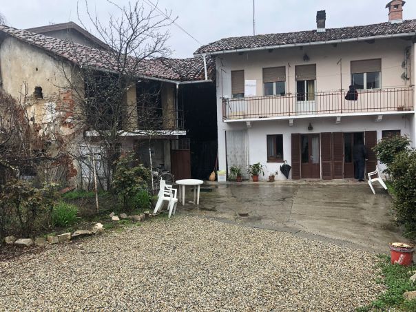 MORETTA, casa indipendente da ristrutturare