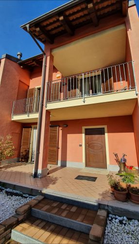SAVIGLIANO (CN) VILLA A SCHIERA pari al nuovo